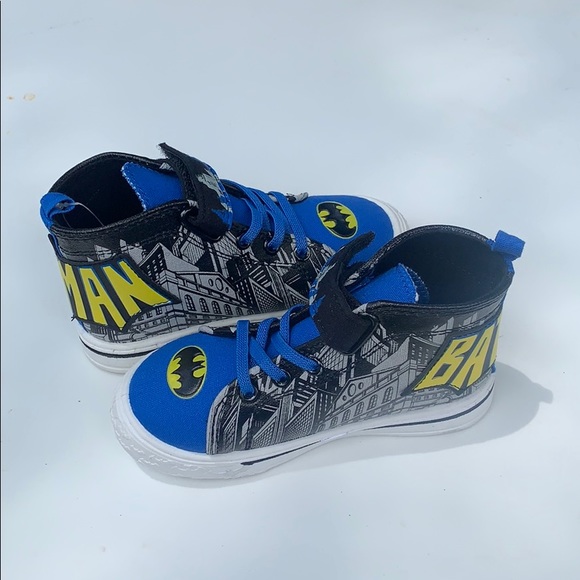 Batman Logo Casual High-Top Sneaker (Toddler Boys) - Picture 2 of 12